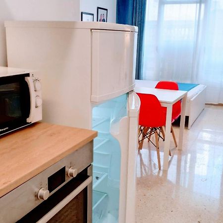 Hostal Estudios Badalona Luaran gambar