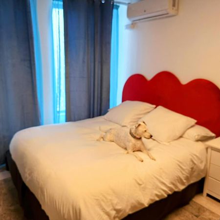 Hostal Estudios Badalona Luaran gambar
