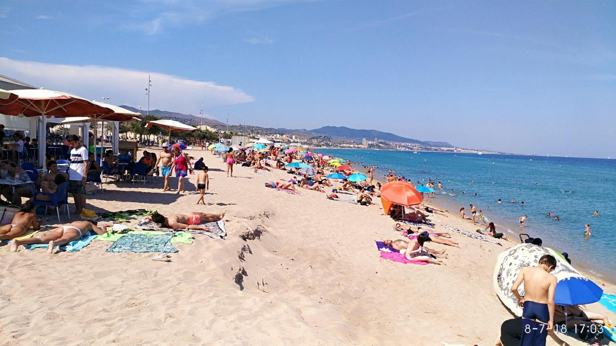 Hostal Estudios Badalona Luaran gambar