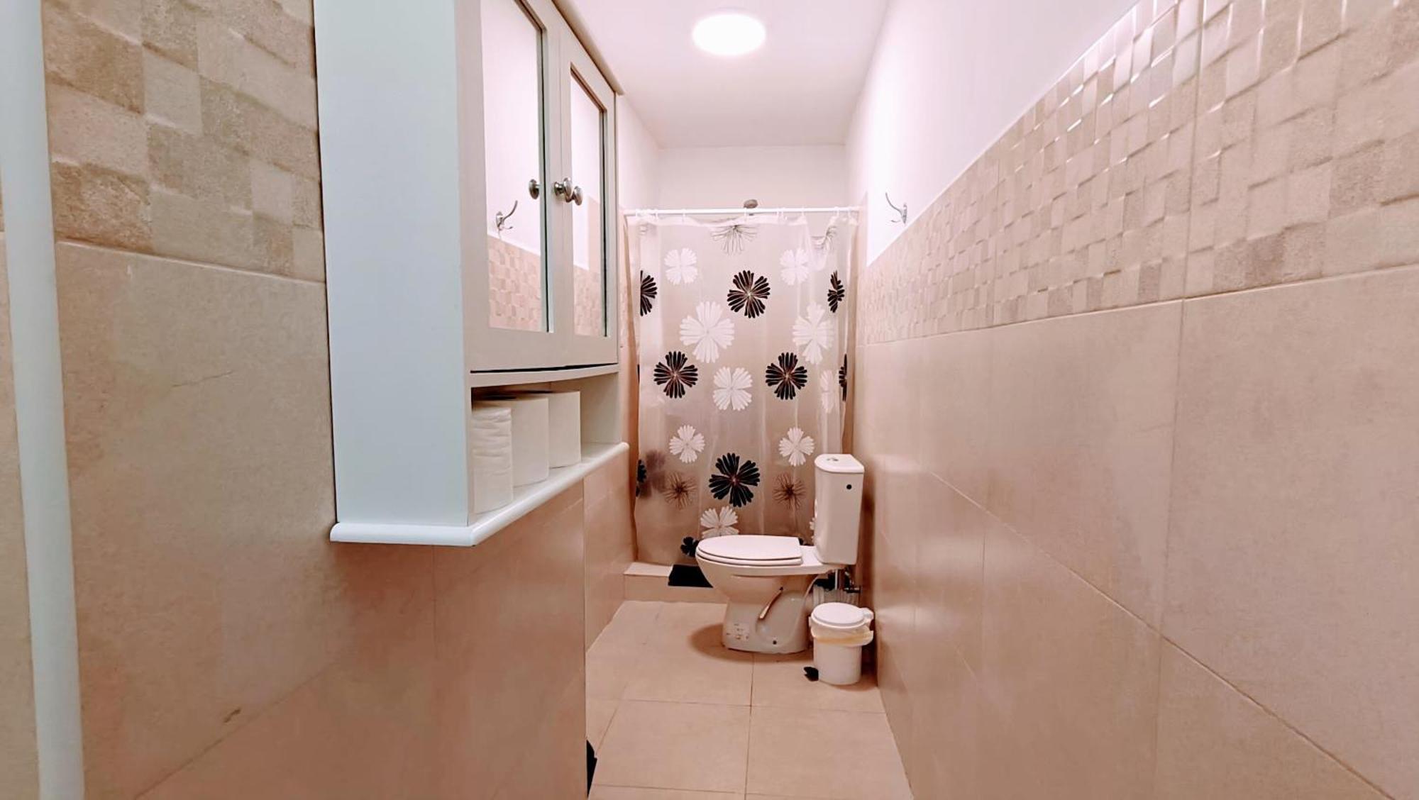 Hostal Estudios Badalona Luaran gambar