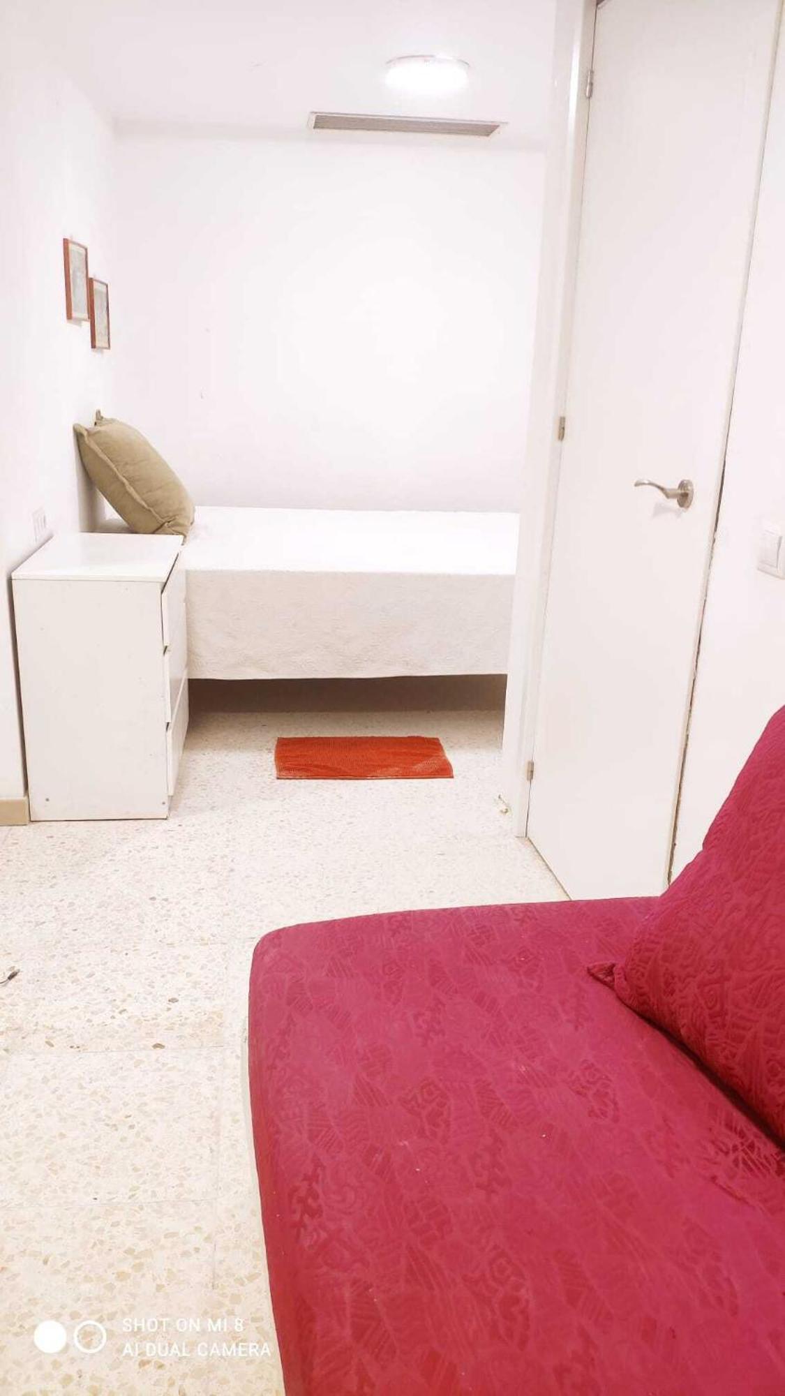 Hostal Estudios Badalona Luaran gambar