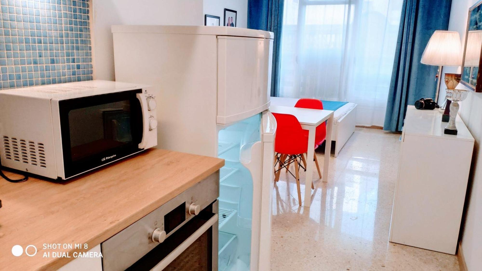Hostal Estudios Badalona Luaran gambar