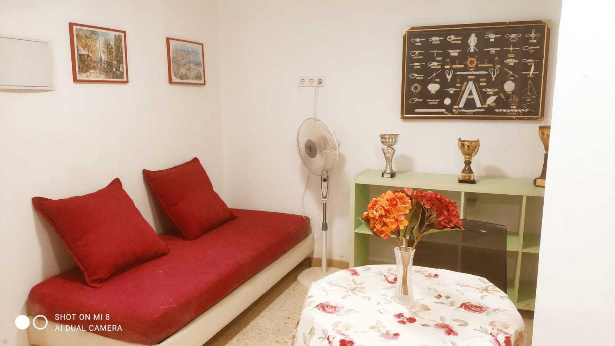 Hostal Estudios Badalona Luaran gambar