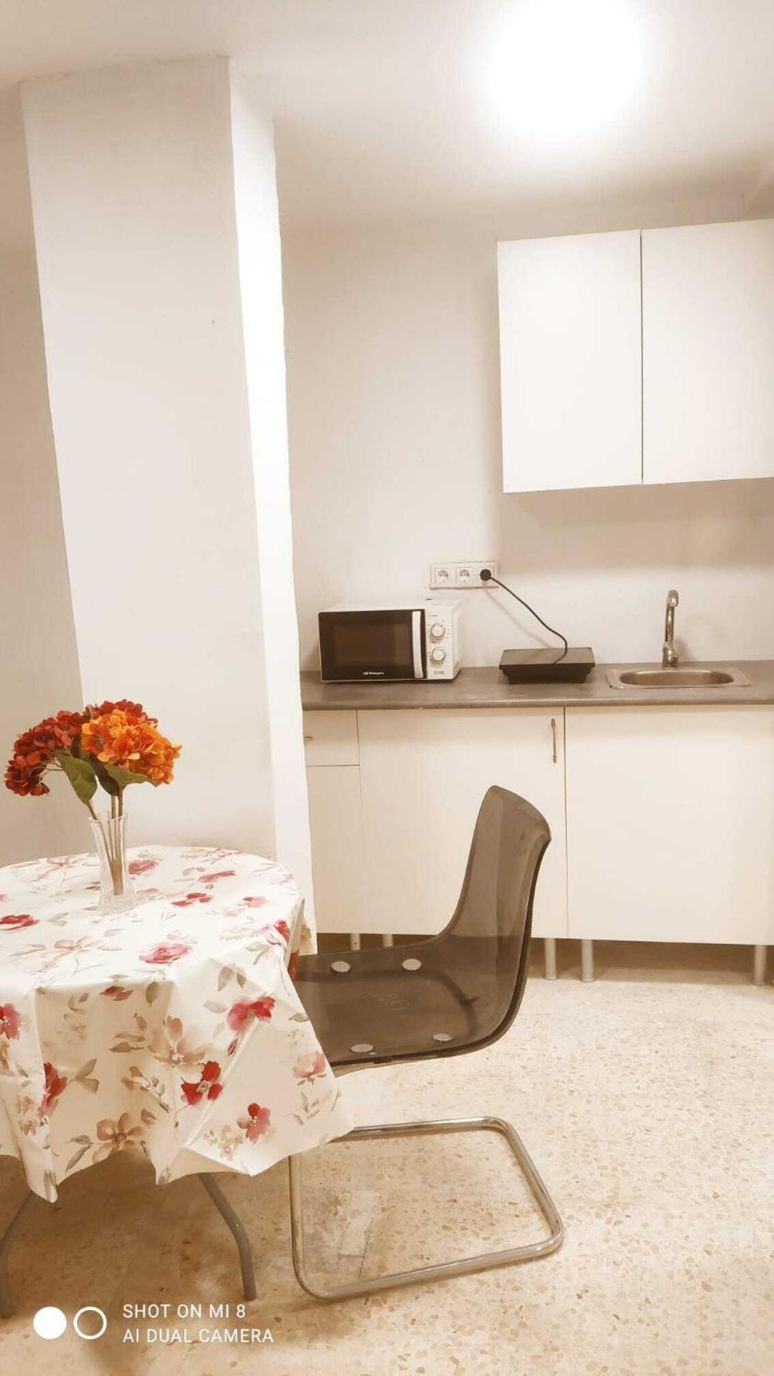 Hostal Estudios Badalona Luaran gambar