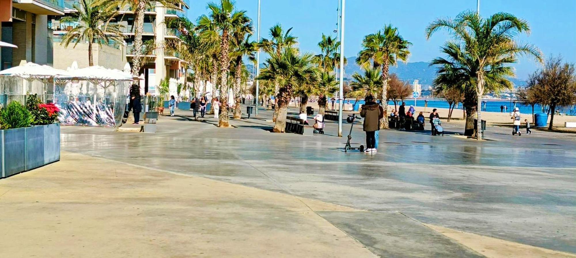 Hostal Estudios Badalona Luaran gambar