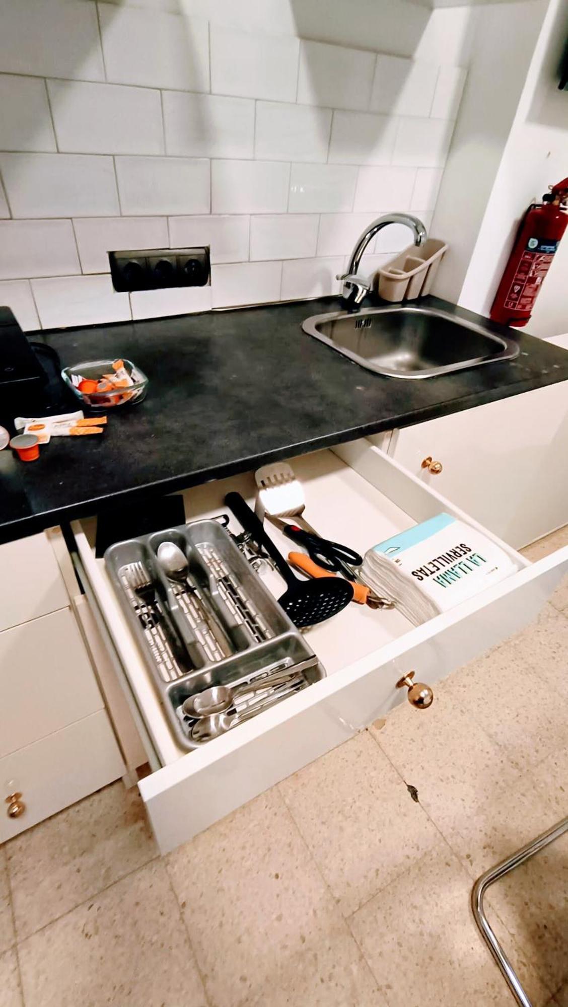 Hostal Estudios Badalona Luaran gambar