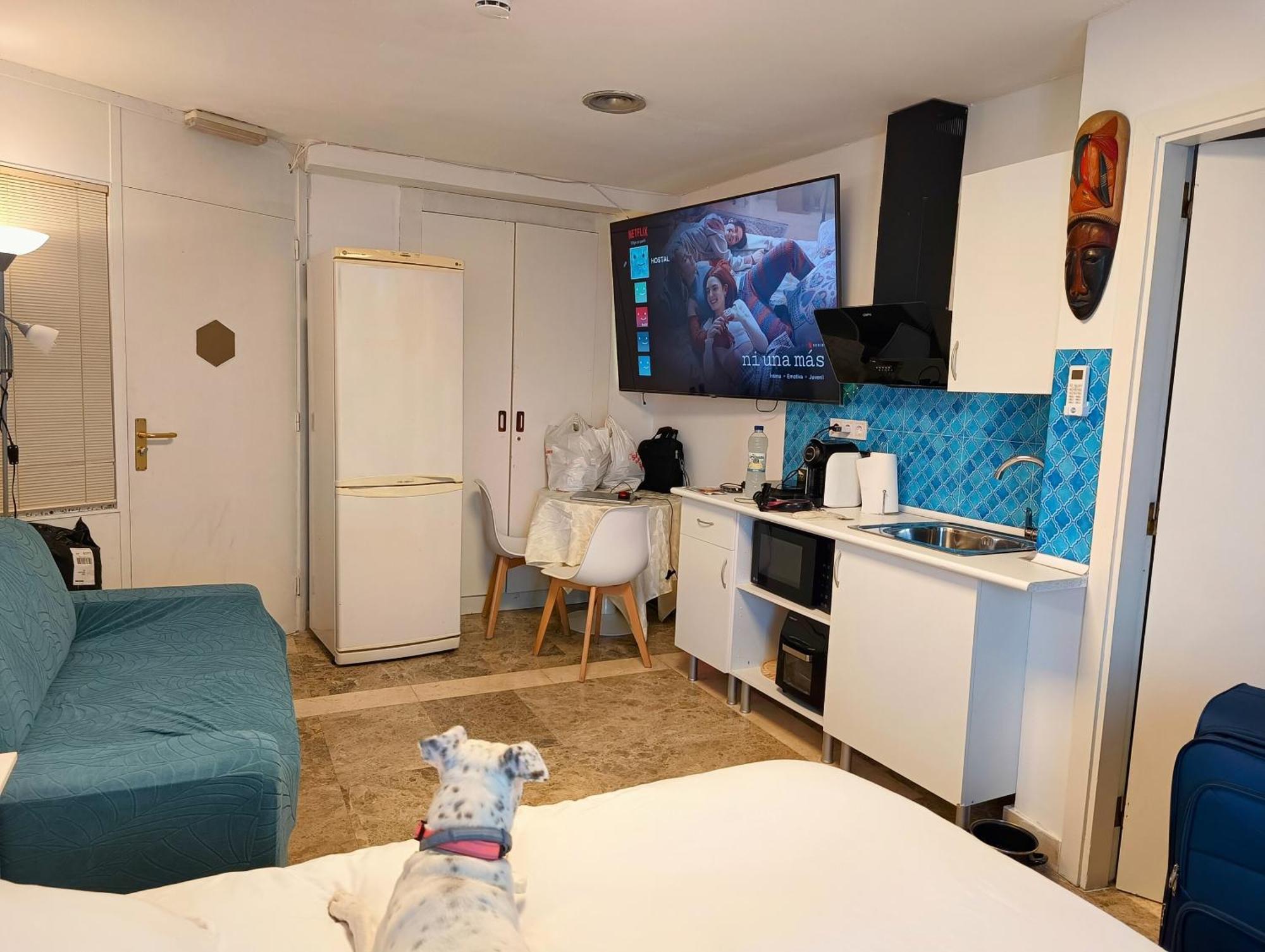 Hostal Estudios Badalona Luaran gambar